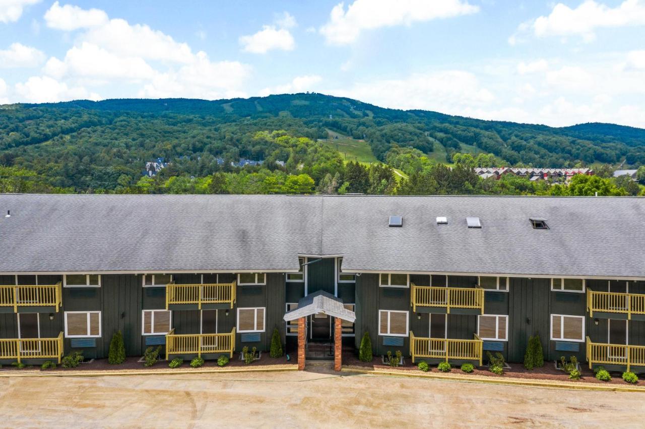 The Lodge At Mount Snow West Dover Exterior photo